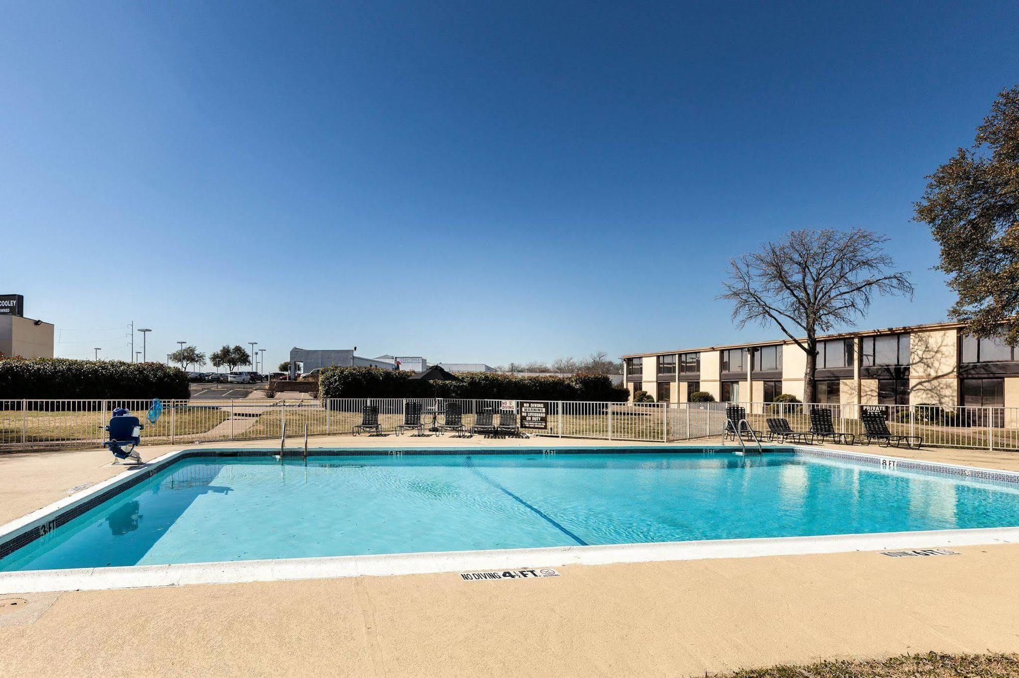 Rodeway Inn Duncanville Exterior foto